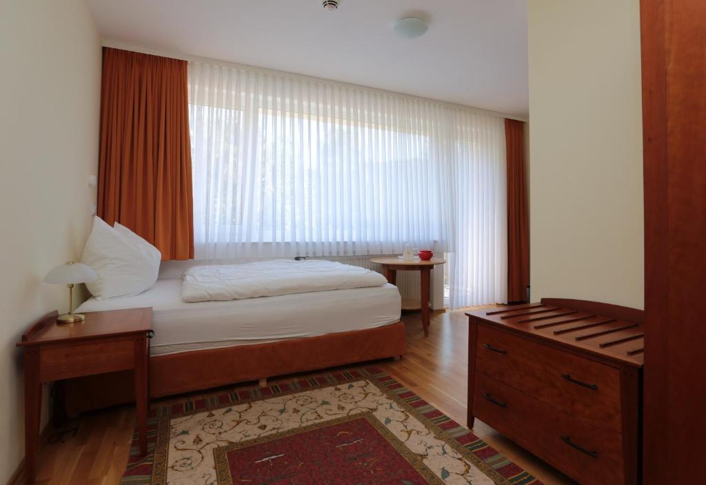 Hotel Am Rossberg Altenahr Bagian luar foto
