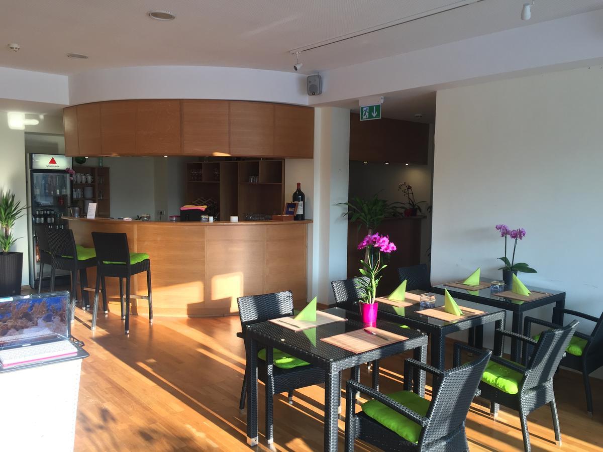 Hotel Am Rossberg Altenahr Bagian luar foto