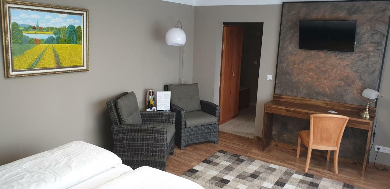 Hotel Am Rossberg Altenahr Bagian luar foto