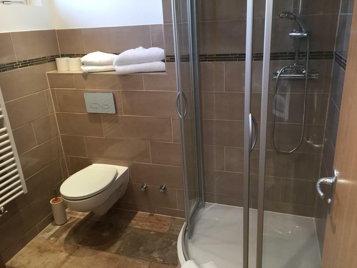 Hotel Am Rossberg Altenahr Bagian luar foto