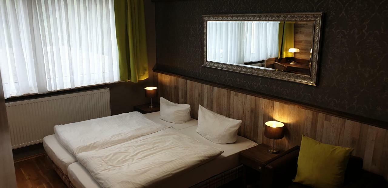 Hotel Am Rossberg Altenahr Bagian luar foto