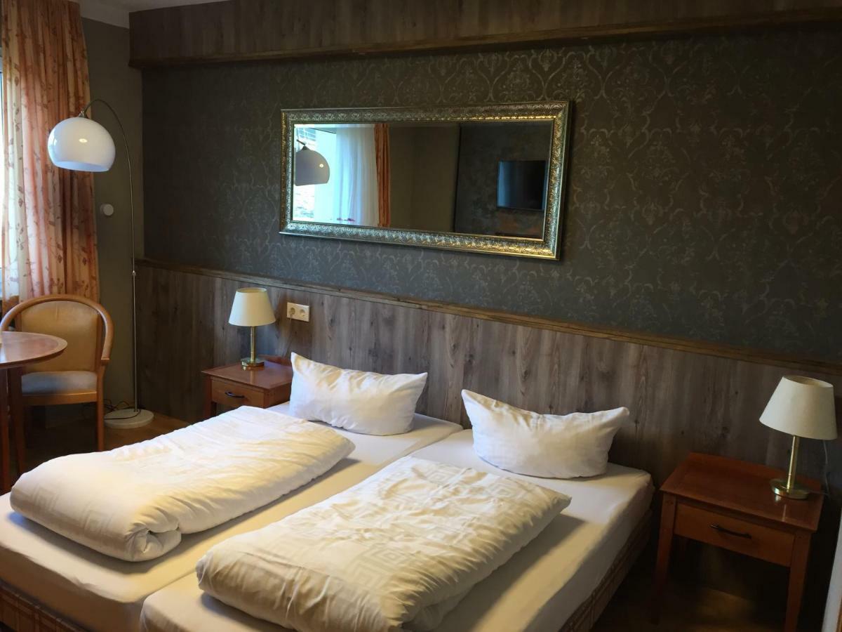 Hotel Am Rossberg Altenahr Bagian luar foto