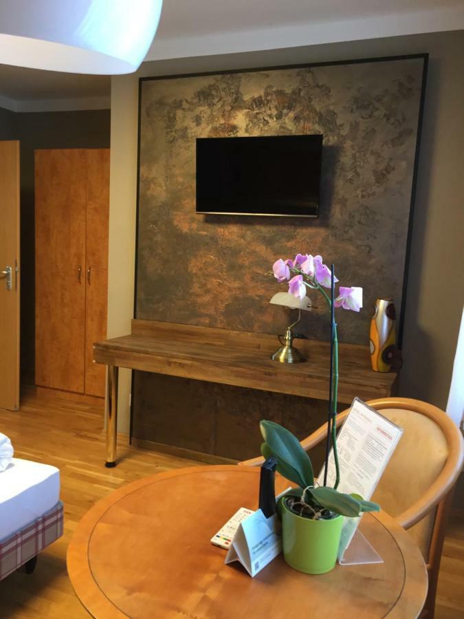 Hotel Am Rossberg Altenahr Bagian luar foto